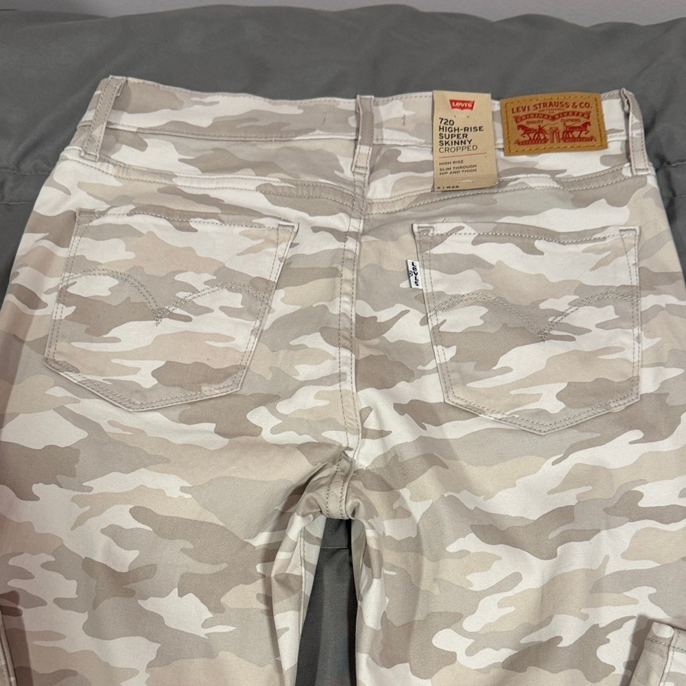 Levi's Beige Camo Pants - Picture 6 of 11